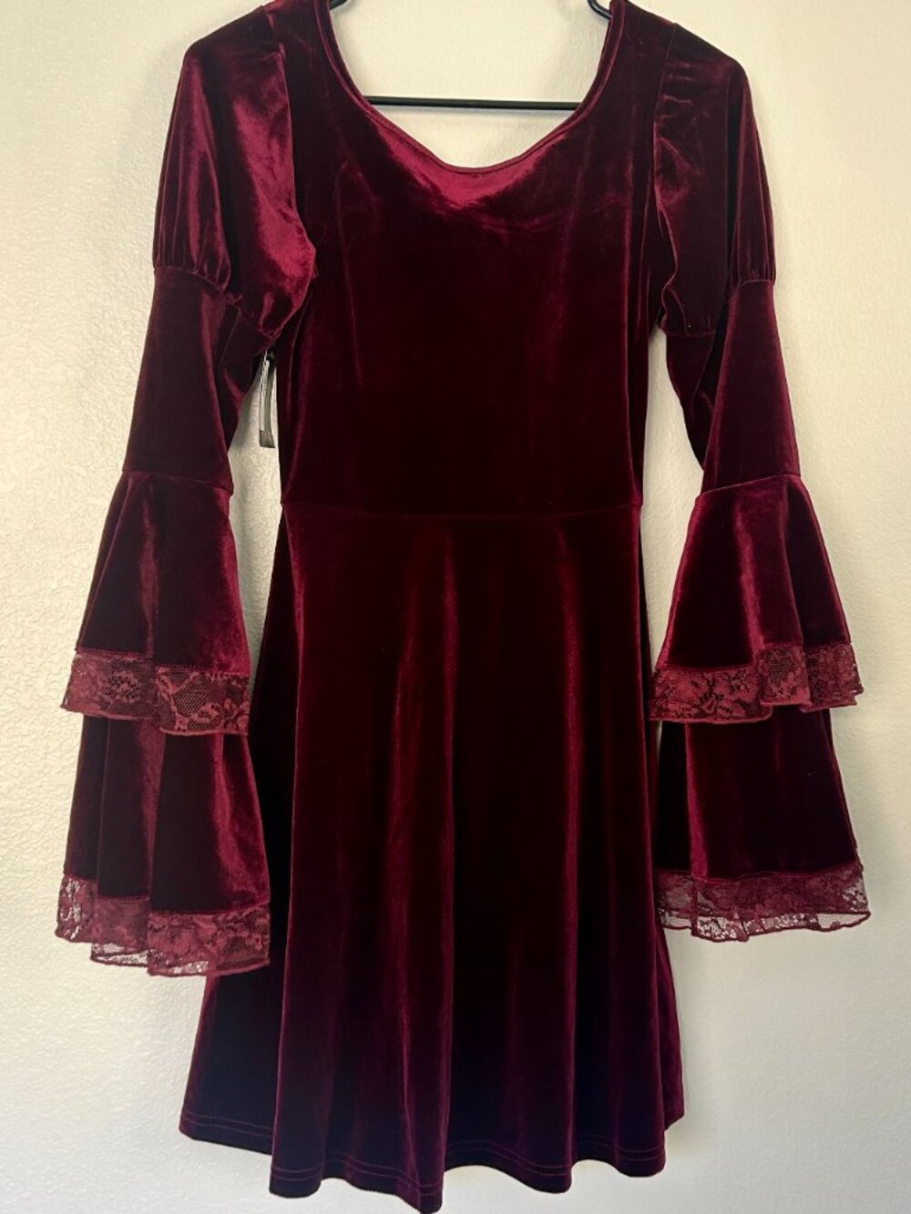 Spirit Halloween Adult Burgundy Vampire Dress Costume NWT M 8-10 - Picture 5 of 8
